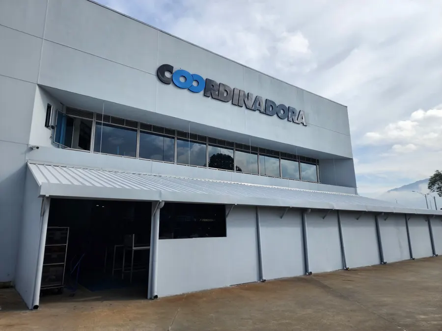 Coordinadora — lateral — DEKO Estructuras Carrillo